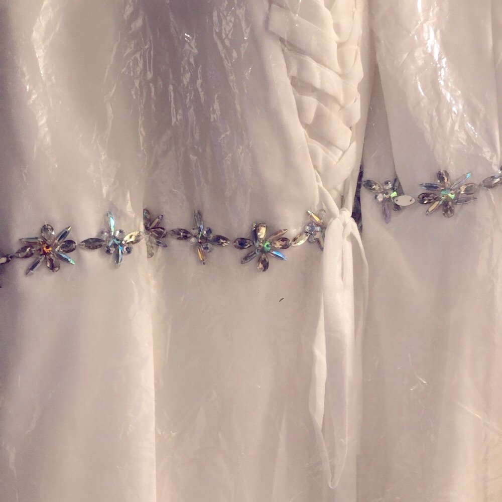 ๐ May Queen Ivory Dress with empire bling waist, extra straps and shawl size 26w - Picture 16 of 16